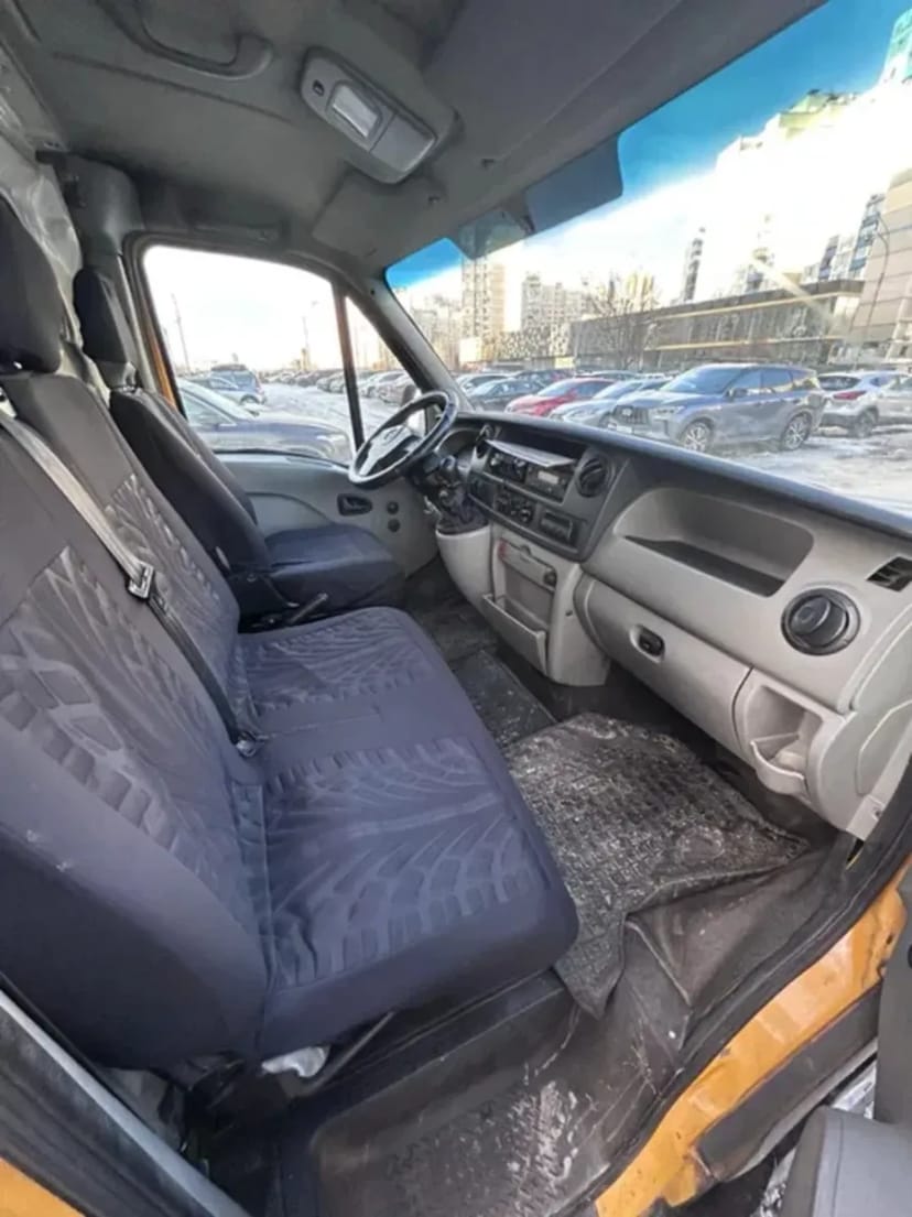 Бус Opel Movano для роботи і доставки