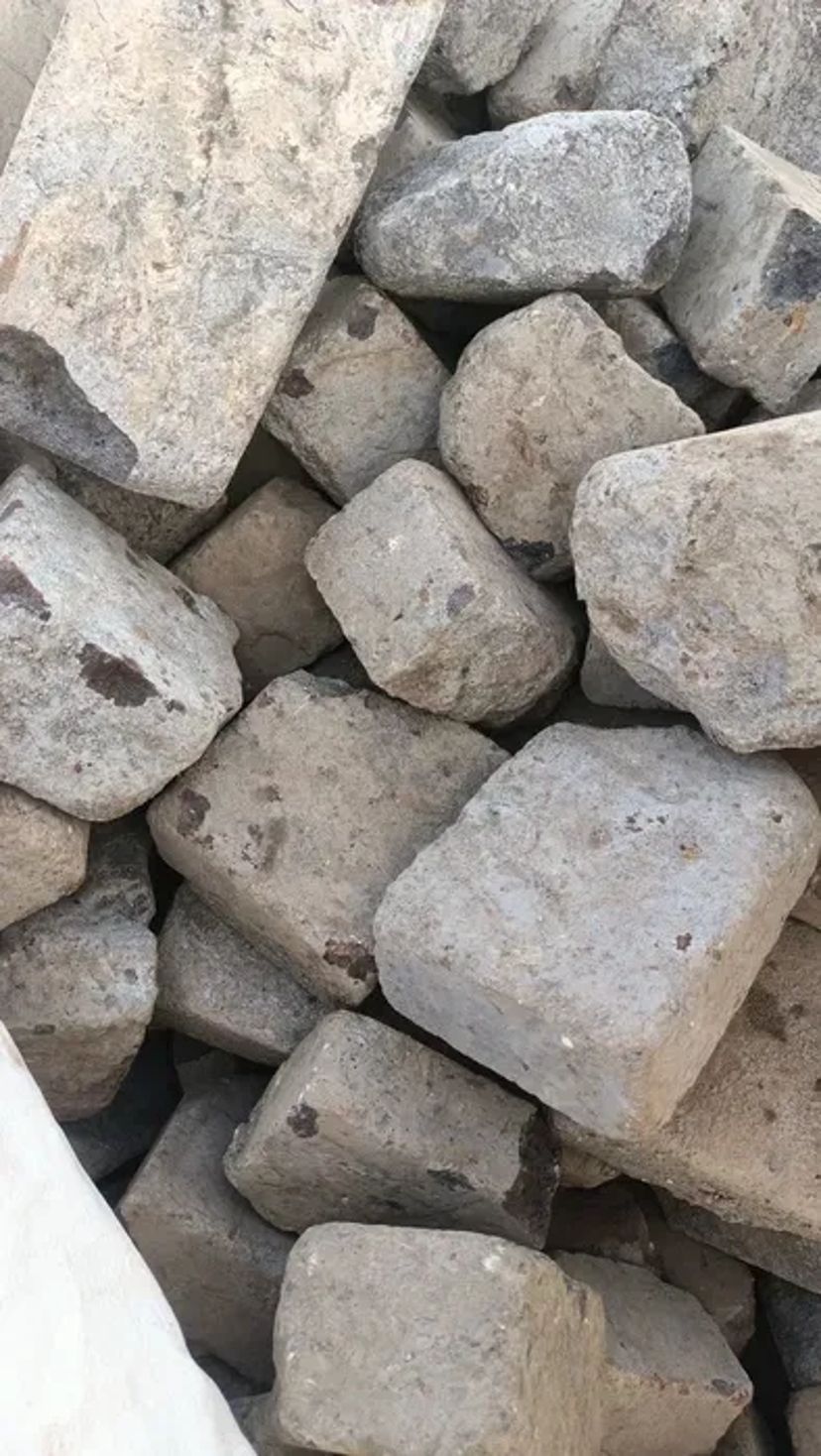 Вогнетривка чорна цегла