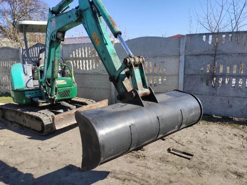 Міні екскаватор копаємо траншеї, котловани, планування, чистимо берег.