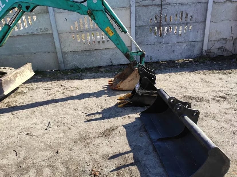 Міні екскаватор копаємо траншеї, котловани, планування, чистимо берег.