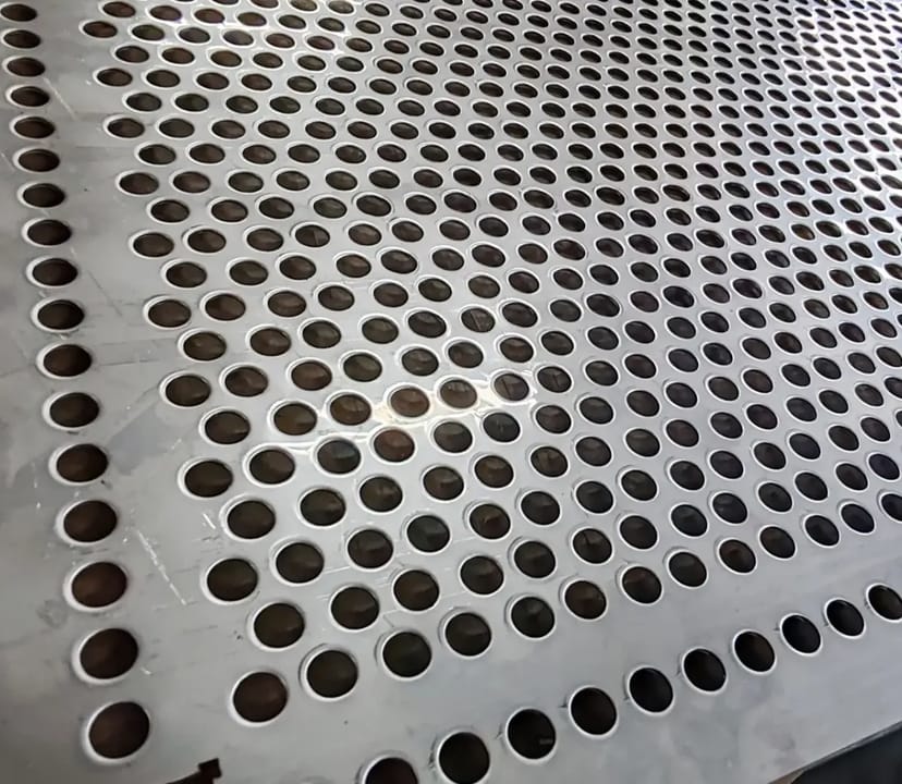 Координатна пробивка металу