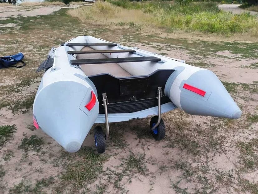 Надувний човен Energy 4 м — для риболовлі, відпочинку