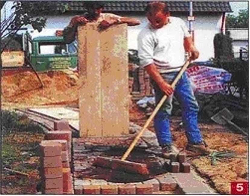 Укладка тротуарної брусківки