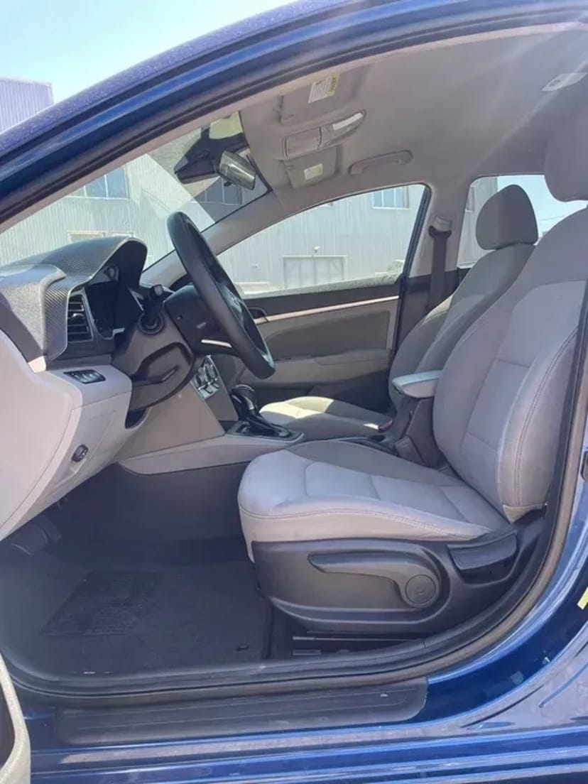 Автомобіль Hyundai Elantra