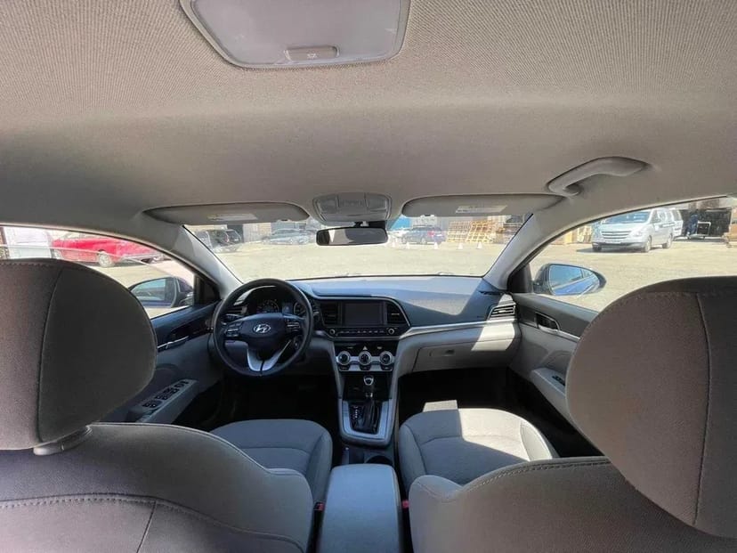 Автомобіль Hyundai Elantra