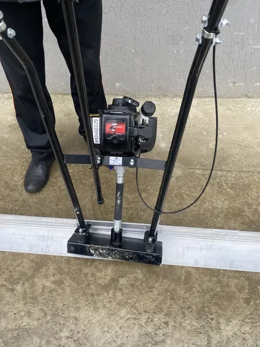 Віброрейка бензинова