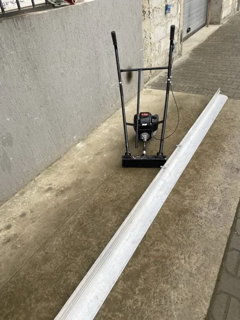 Віброрейка бензинова