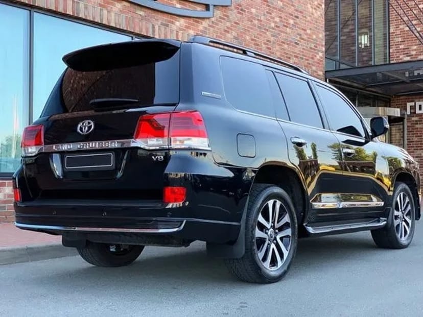 057 Джип на весілля Toyota Land Cruiser 200