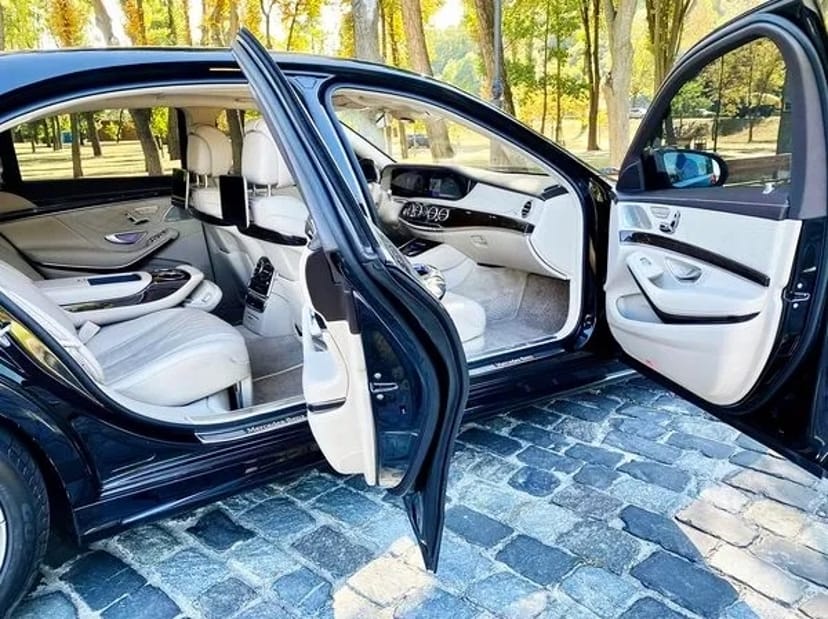 341 Mercedes AMG W222 з водієм у Києві (Restyling) – комфорт