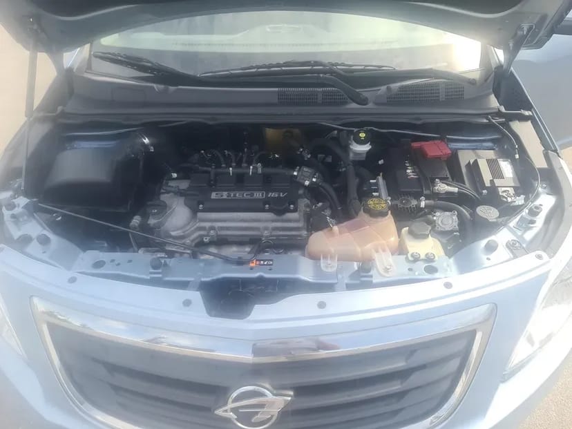 Практичний авто Равон Р4 довгостроково.
