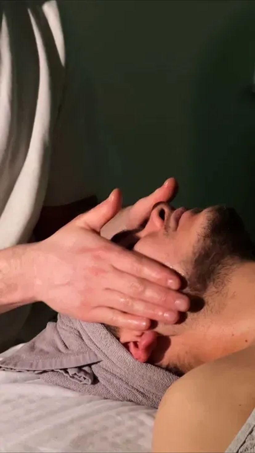 Професійний масаж на Подолі для вашого відпочинку та здоров'я