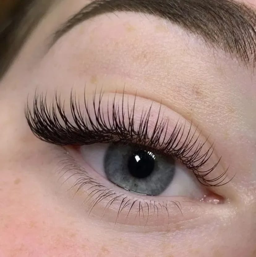 Нарощування та ламінування вій, покраска брів, перманентний макіяж