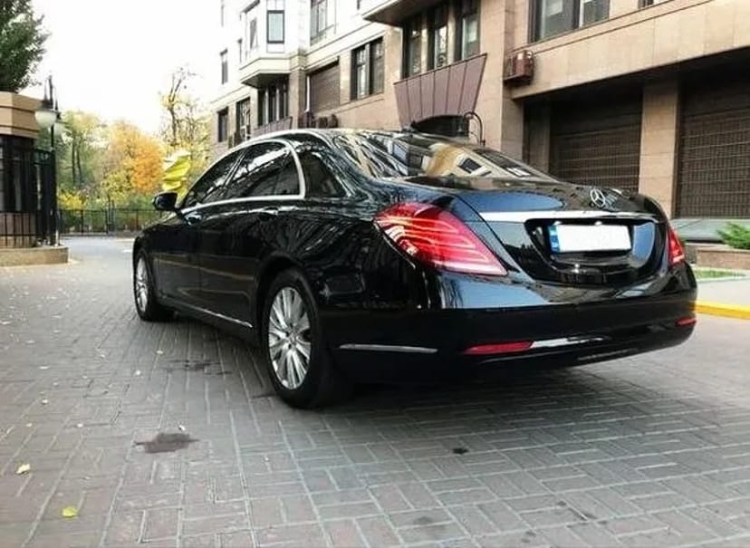379 Авто на весілля Mercedes-Benz S Class W222 S550 4MATIK з водієм