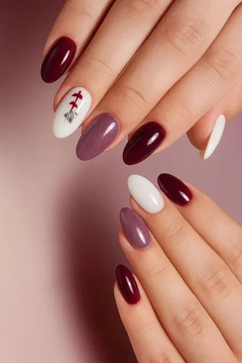 Манікюр, нарощення. Площа Севастопольська Світло є