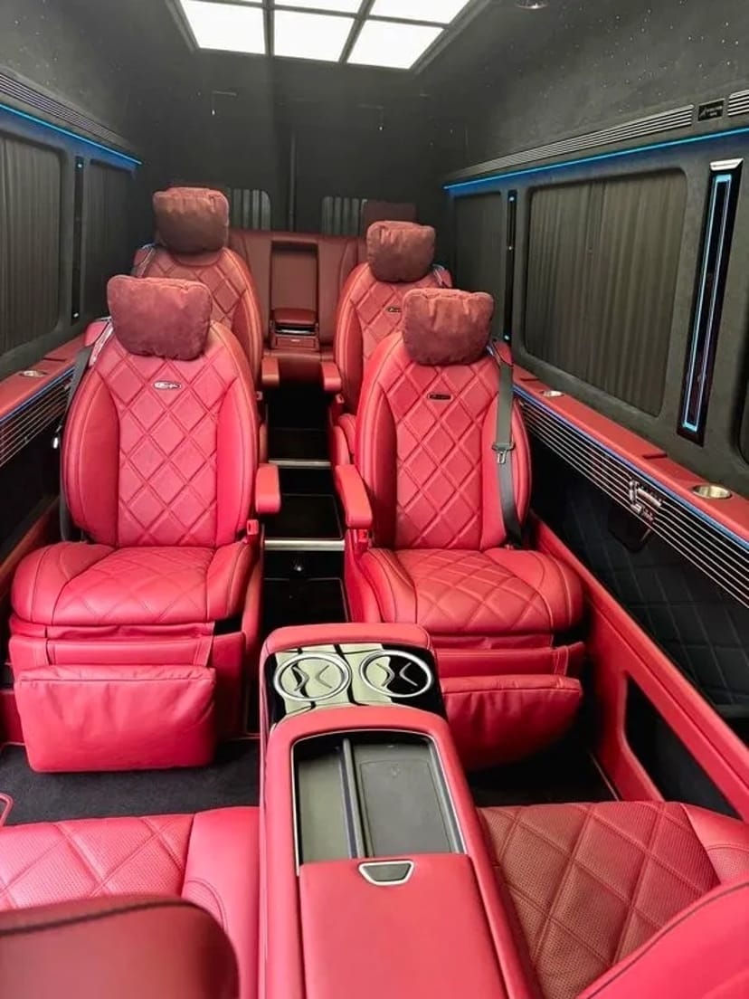 008 Трансфер на мікроавтобус Mercedes Sprinter VIP Варшава Краків Кишинів Польша Молдова