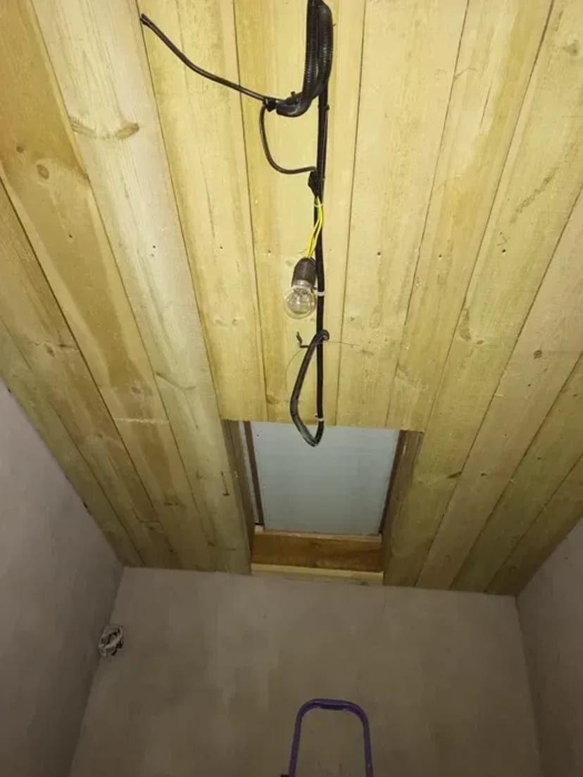 Утеплення дахів, мансарди,балок перекриття.