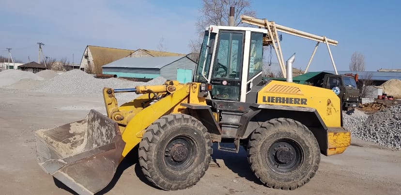 Послуги навантажувача Liebherr L - 522