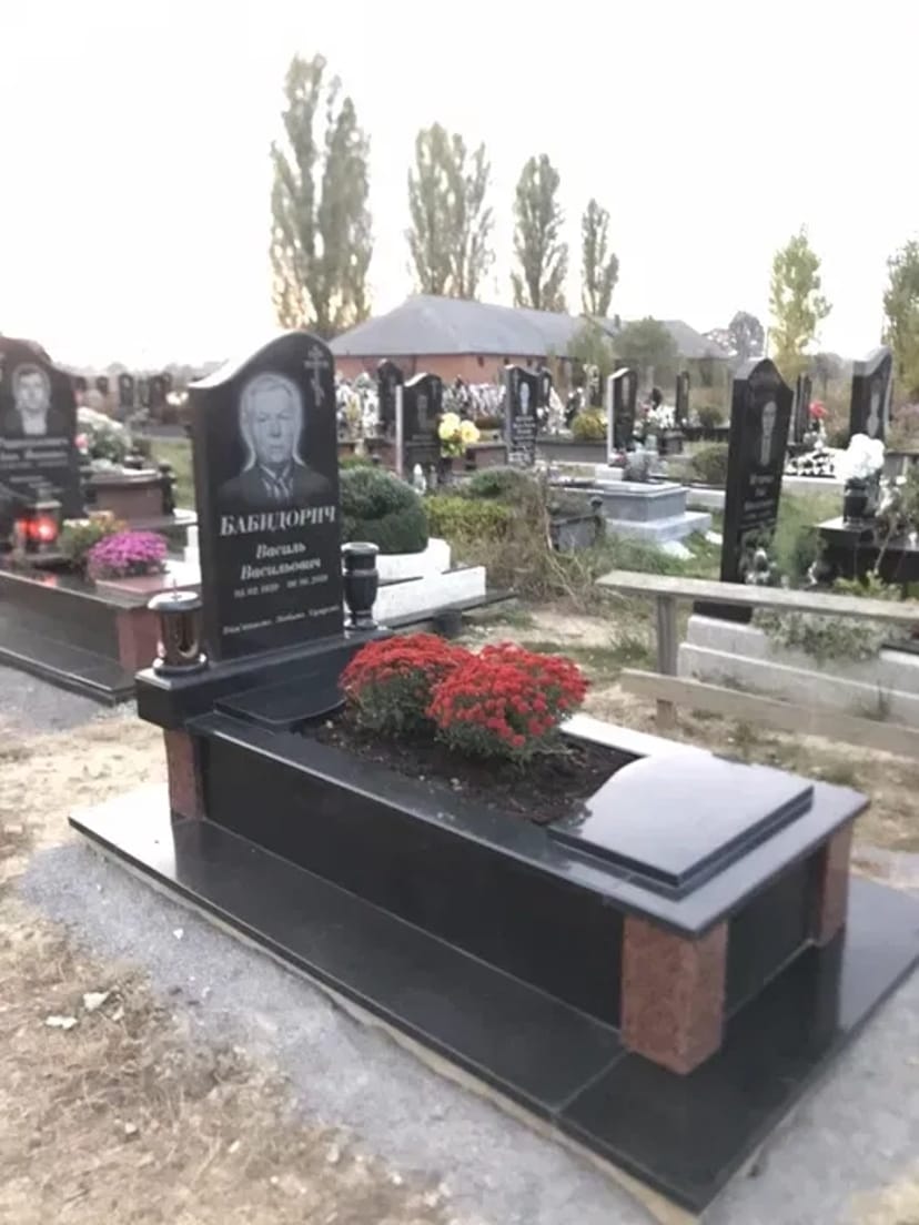 Пам’ятники та вироби з граніту від виробника — якість та довговічність за вигідними цінами