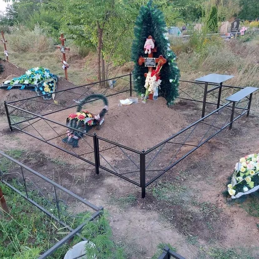 Оградки из металла на кладбище недорого и качественно