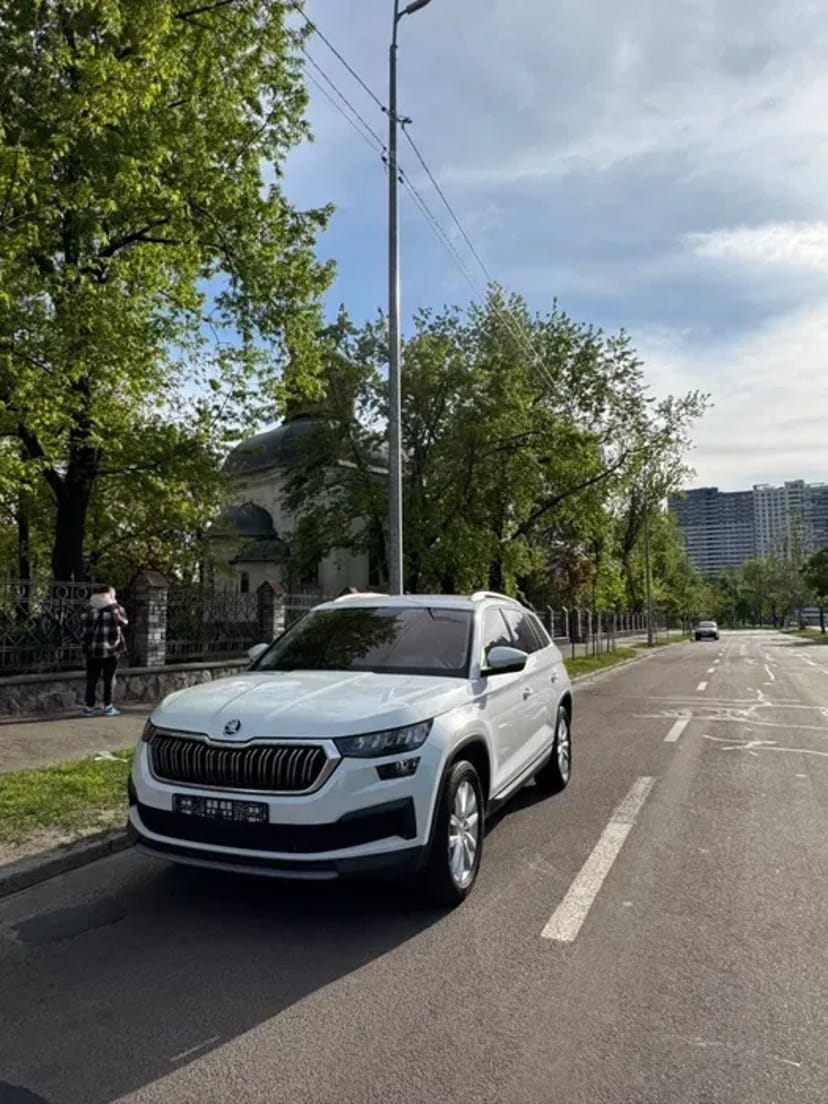 Авто (економ,бізнес,преміум клас)