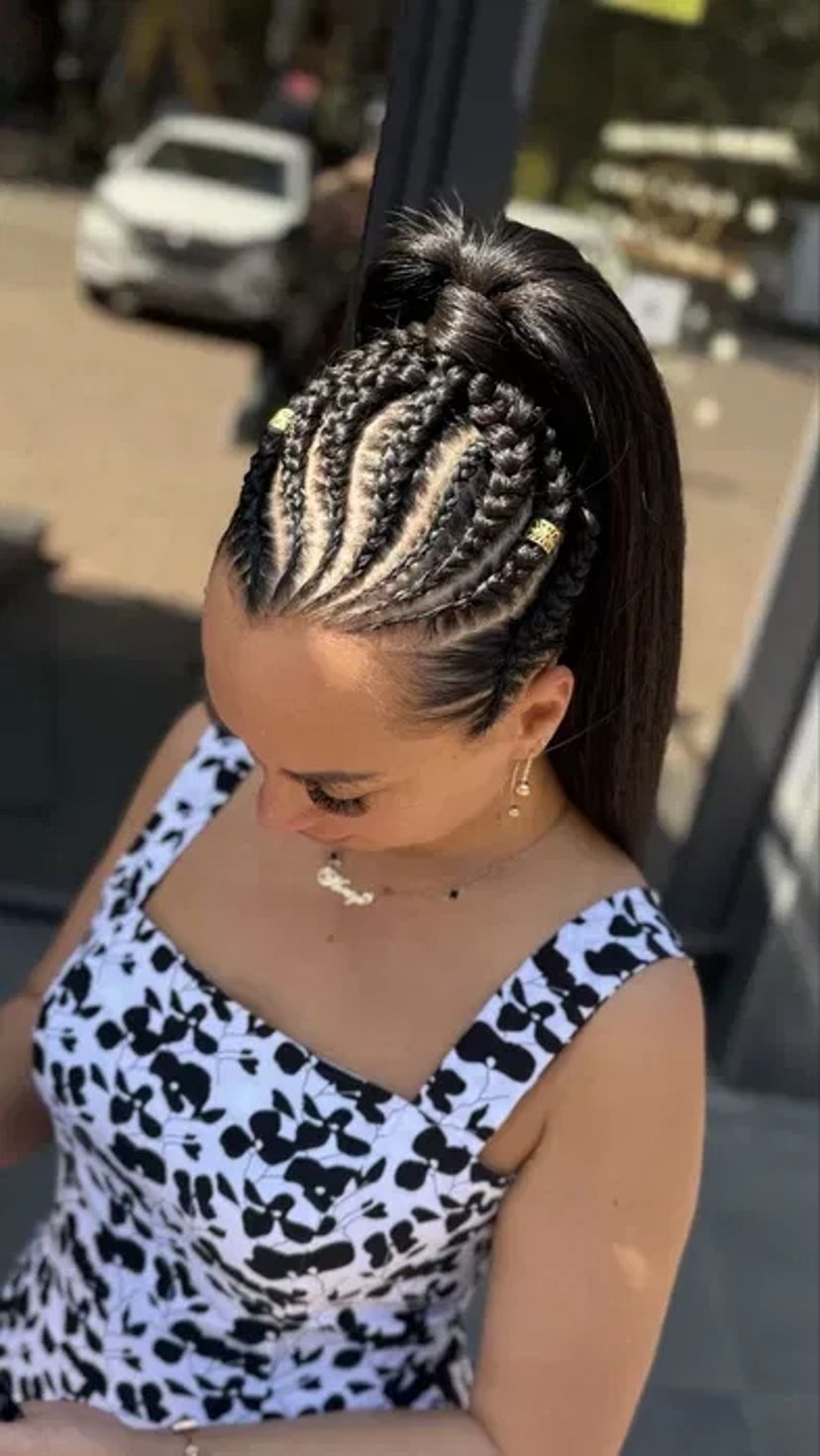 Брейди в хвіст, афроплетіння, коси