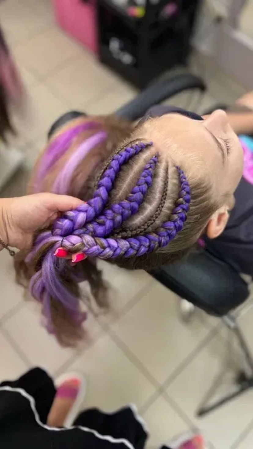 Брейди в хвіст, афроплетіння, коси