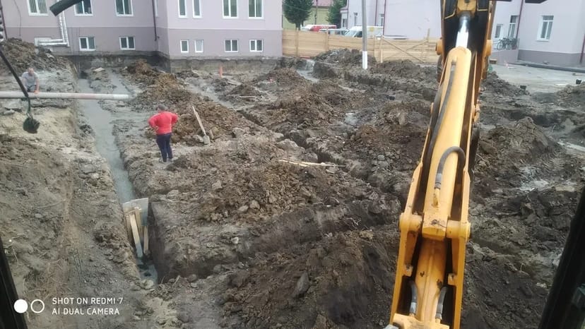 Екскаватор з Гідромолотом послуги , ескаватор та Камаза