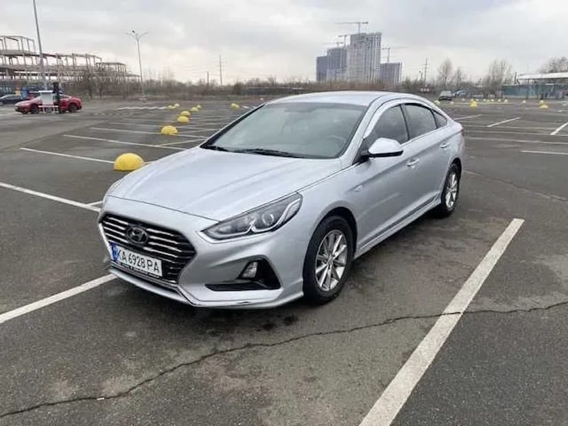 Автомобіль Hyndai Sonata
