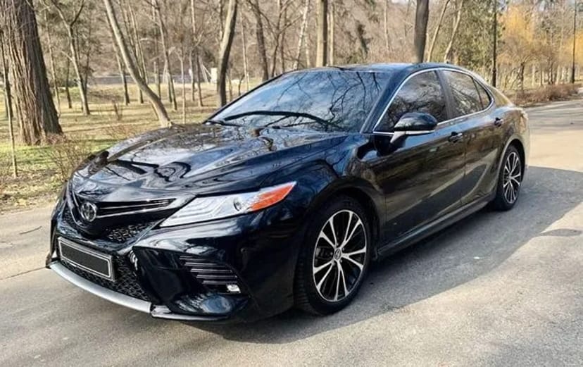 097 Toyota Camry V70 на весілля трансфер