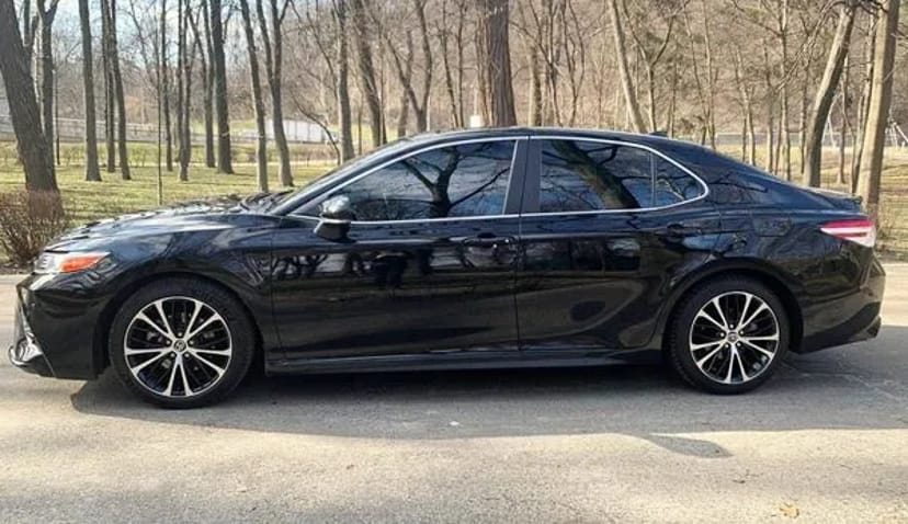 097 Toyota Camry V70 на весілля трансфер