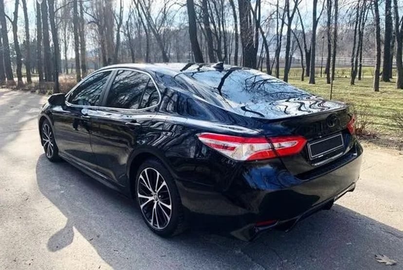 097 Toyota Camry V70 на весілля трансфер
