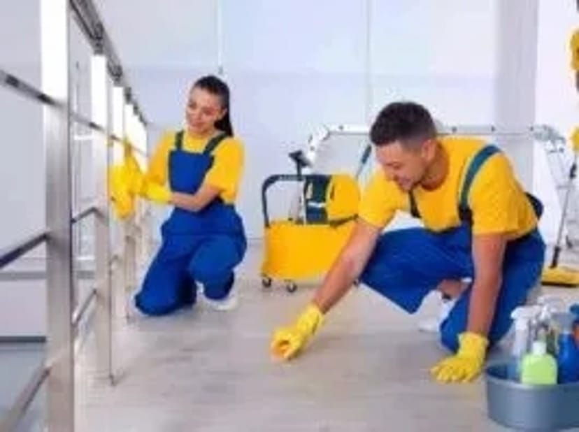 Кращий клінінг в Києві. Миття фасадів, панорамні вікна.