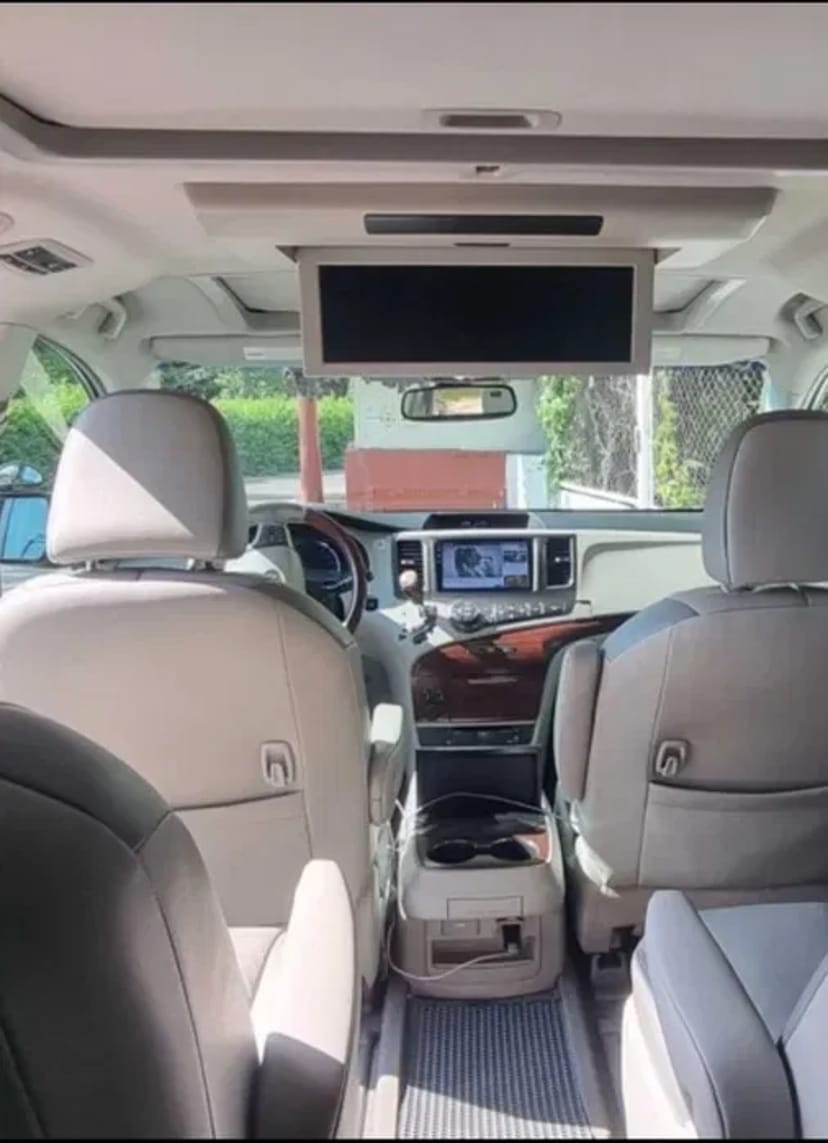 Трансфер з Рiвного в аэропорт Варшава, Люблiн, Жешув, Краків 17 грн.