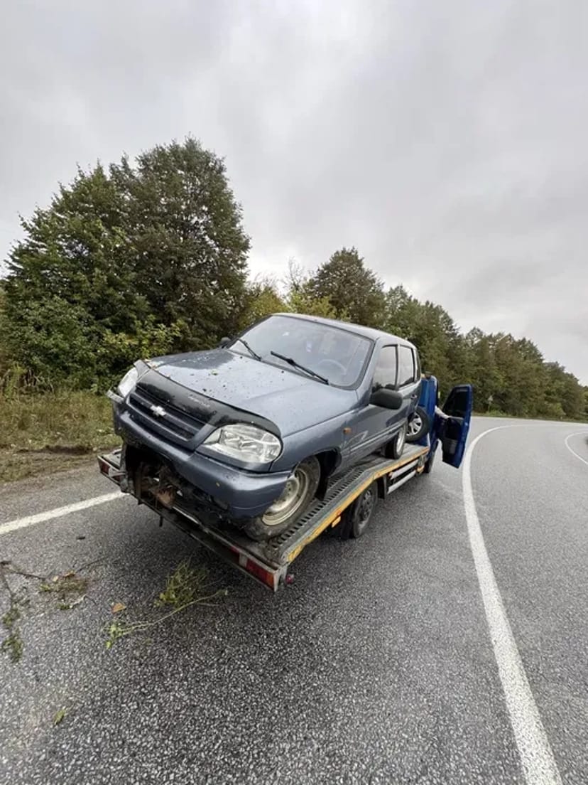 Професійні послуги евакуатора з акуратним транспортуванням авто