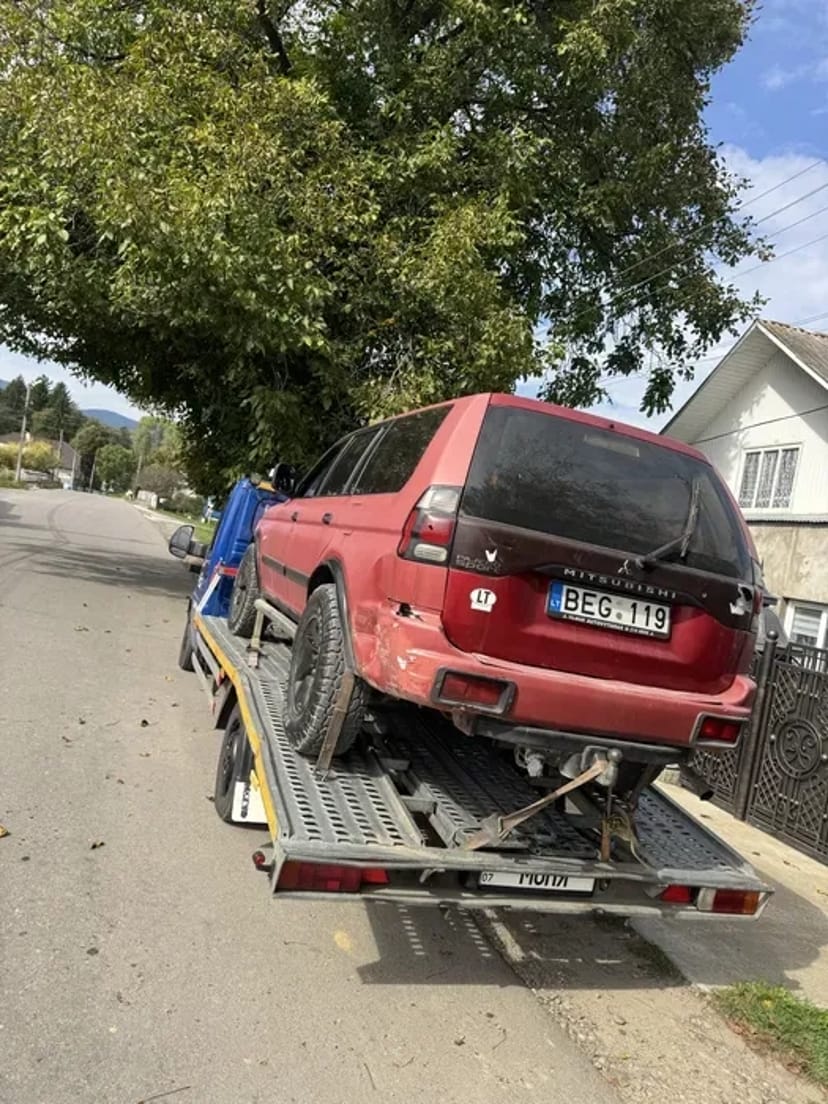 Професійні послуги евакуатора з акуратним транспортуванням авто