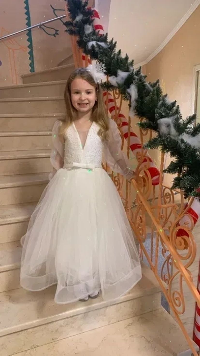 Сукні на випускний