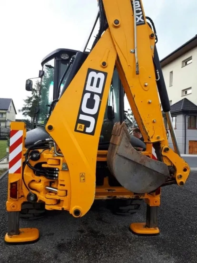 Екскаватор JCB