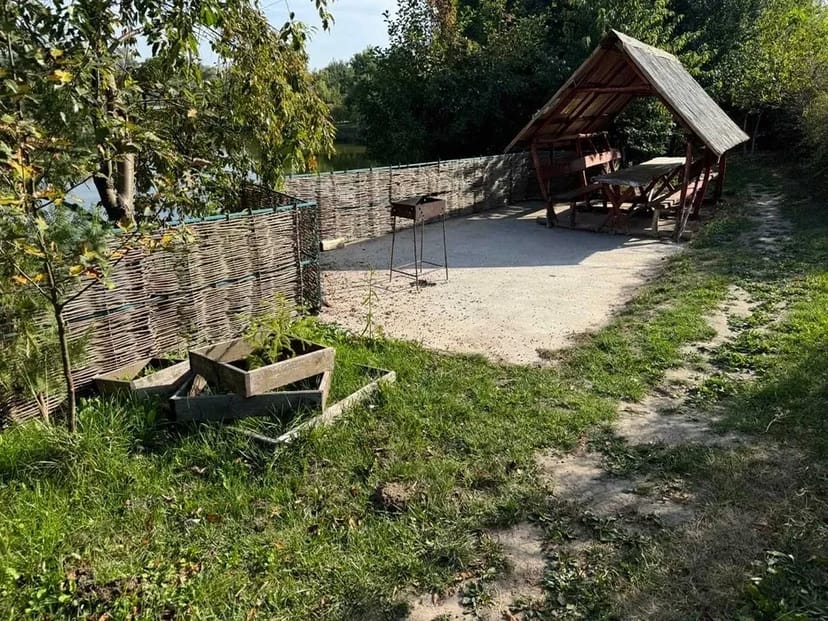 Три Гусака – База Відпочинку. Альтанки в Гореничах.