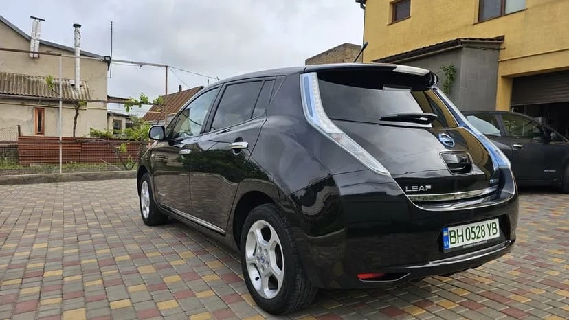 Електромобіль Nissan Leaf