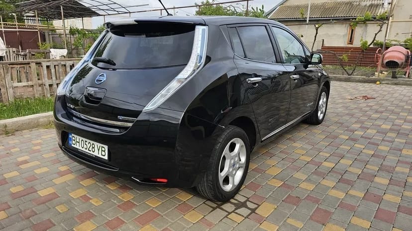Електромобіль Nissan Leaf