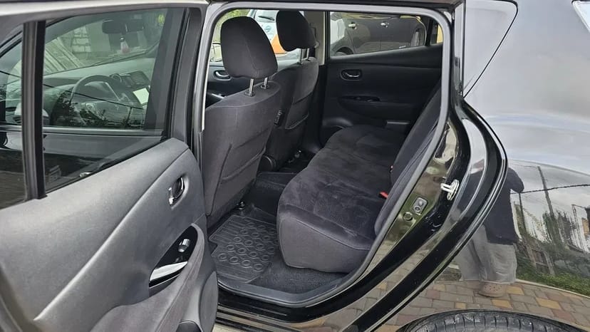 Електромобіль Nissan Leaf