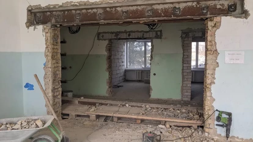 Вирізаємо отвори Алмазна різання отворів демонтажні роботи демонтаж.