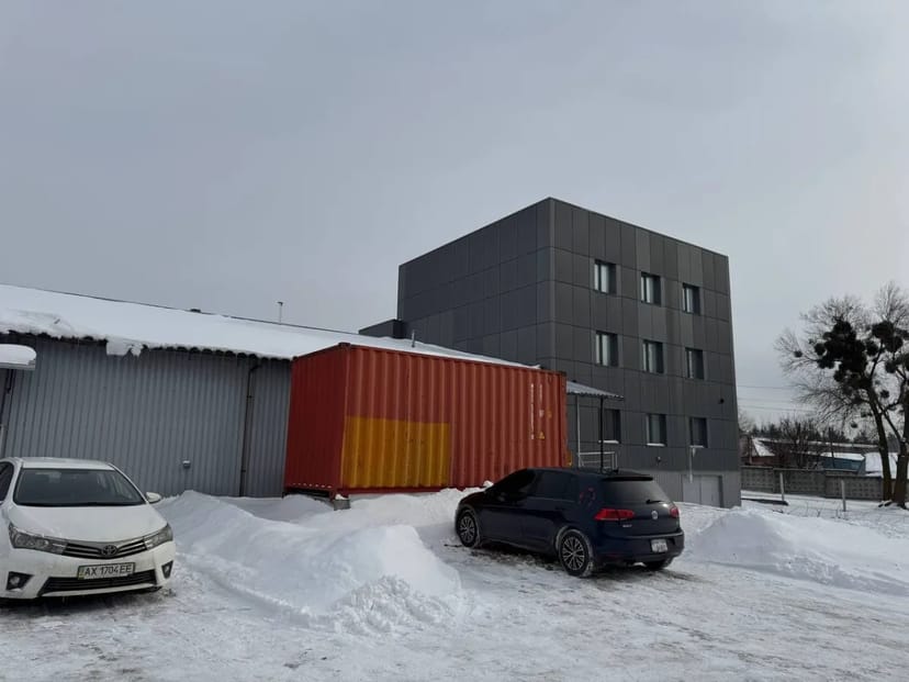 Офісно-промислове приміщення 1550 м2 у Вишгороді