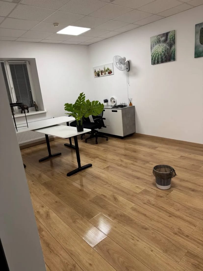 Офісно-промислове приміщення 1550 м2 у Вишгороді