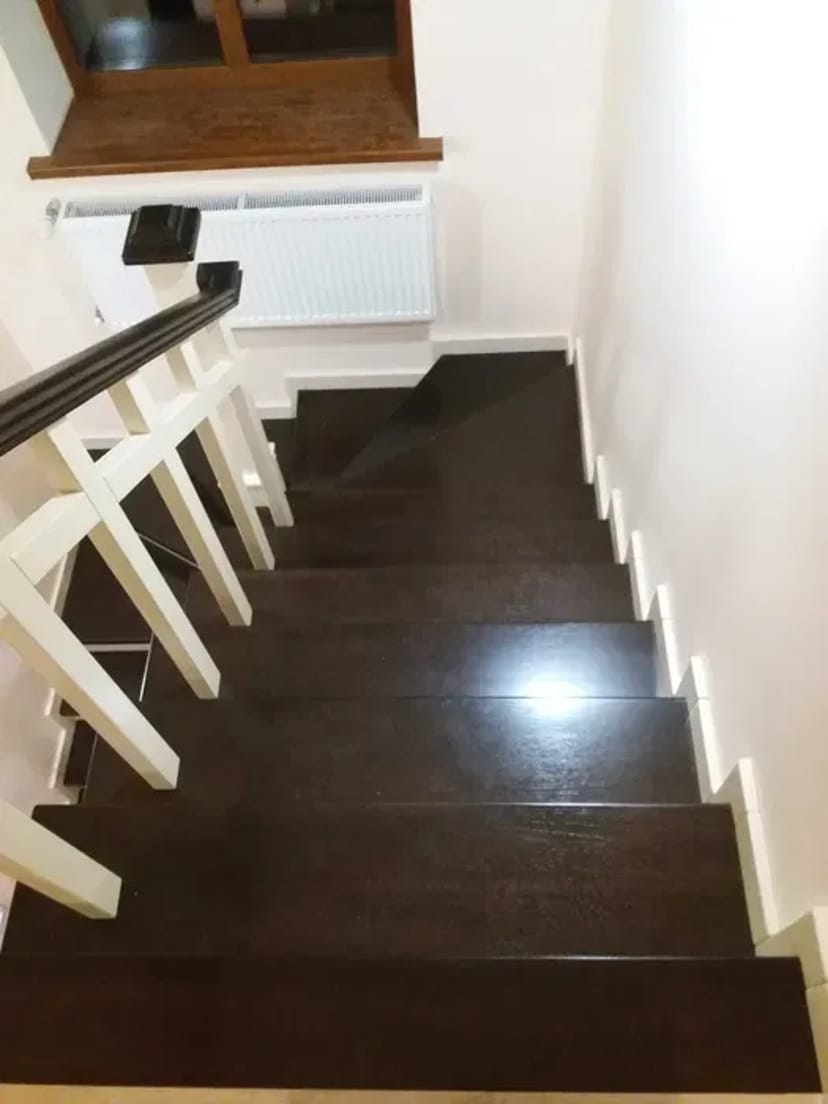 Виготовлення сходів з масиву дерева • монтаж • реставрація.