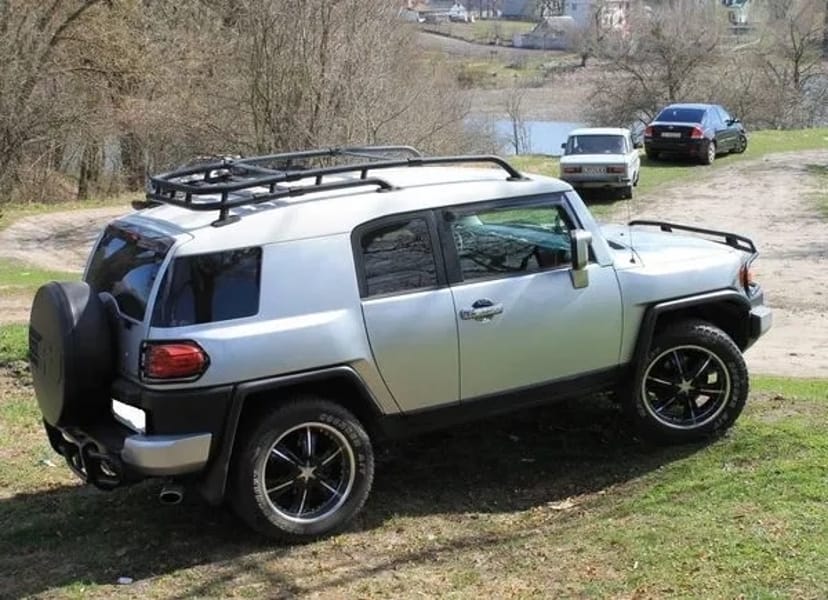 093 Позашляховик на весілля зйомки Toyota FJ Cruizer з водієм