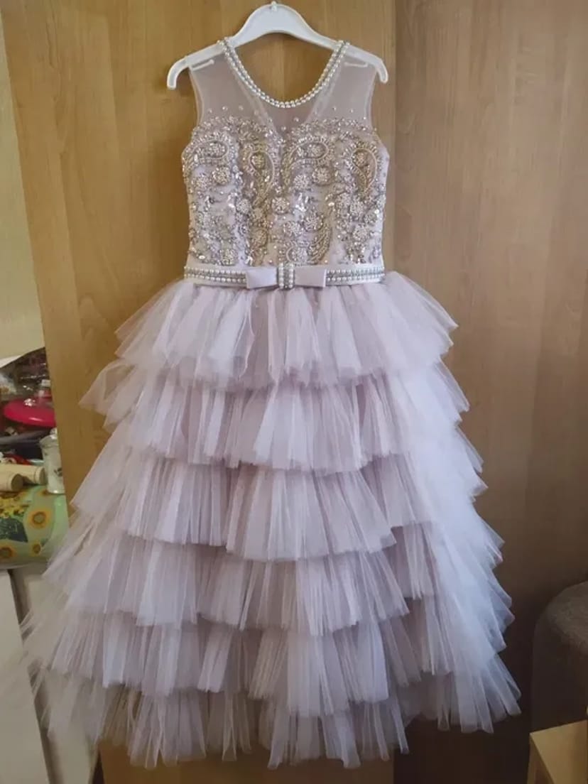 Шикарне святкове плаття для дівчинки для фотосесії