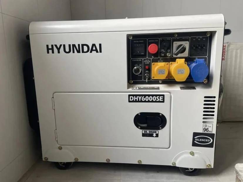 Дизельний генератор Hyundai DHY6000SE 5.2кВт