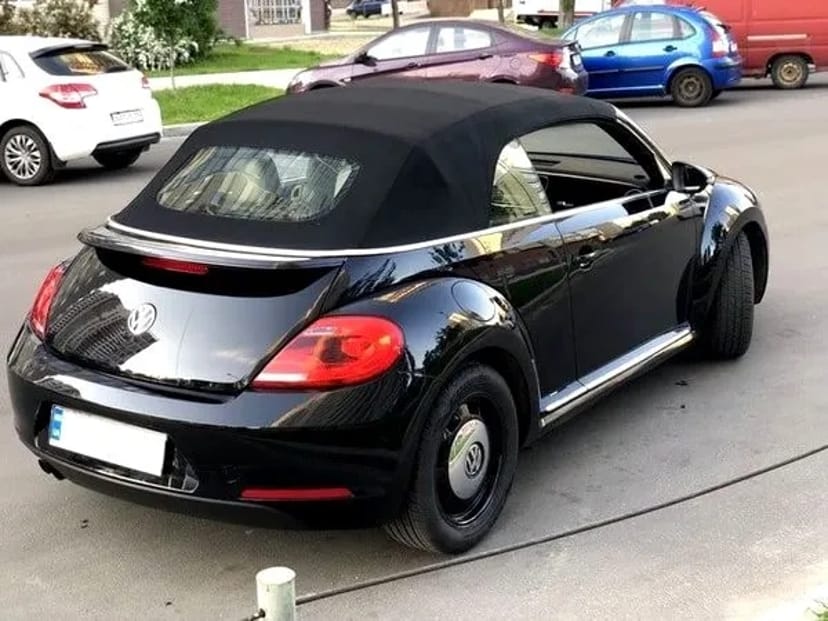 391 Volkswagen Beetle жук кабріолет чорний без водія