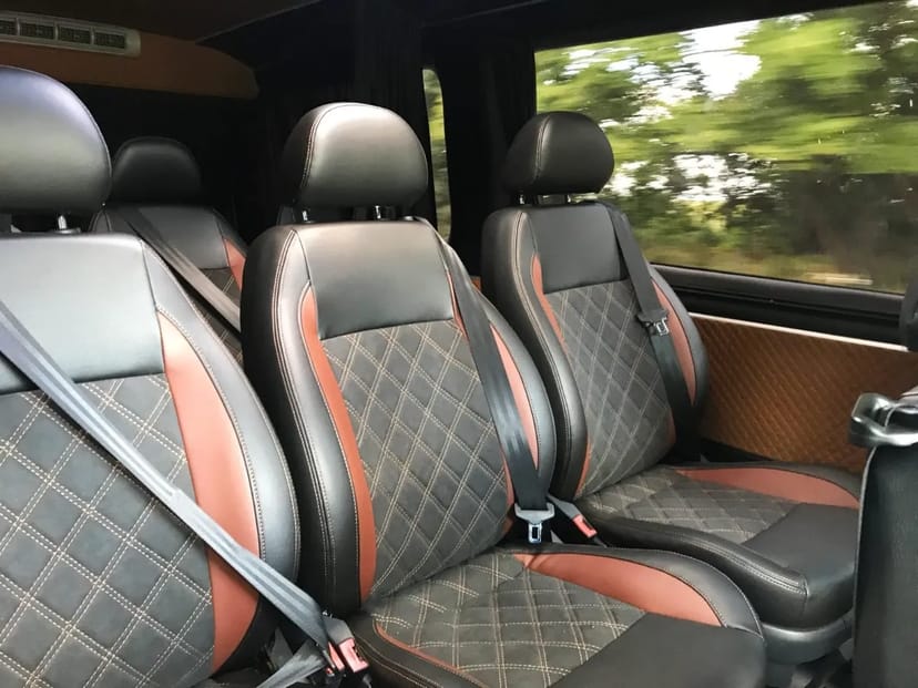 Мінівен Volkswagen Crafter 2017 року - 8 пасажирських місць